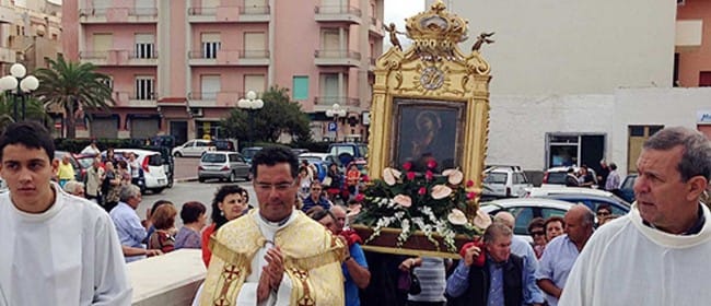 La processione dell'icona (foto: Pantelleria.com)