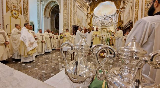 Settimana Santa, incontro con i cresimandi e messa del crisma